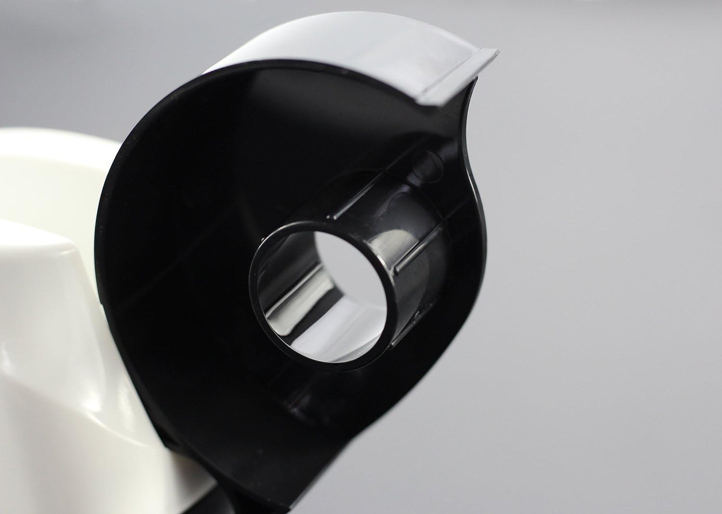 Heavy Base Nonskid Desk Tape Dispenser One-Hand Dispensing (White)