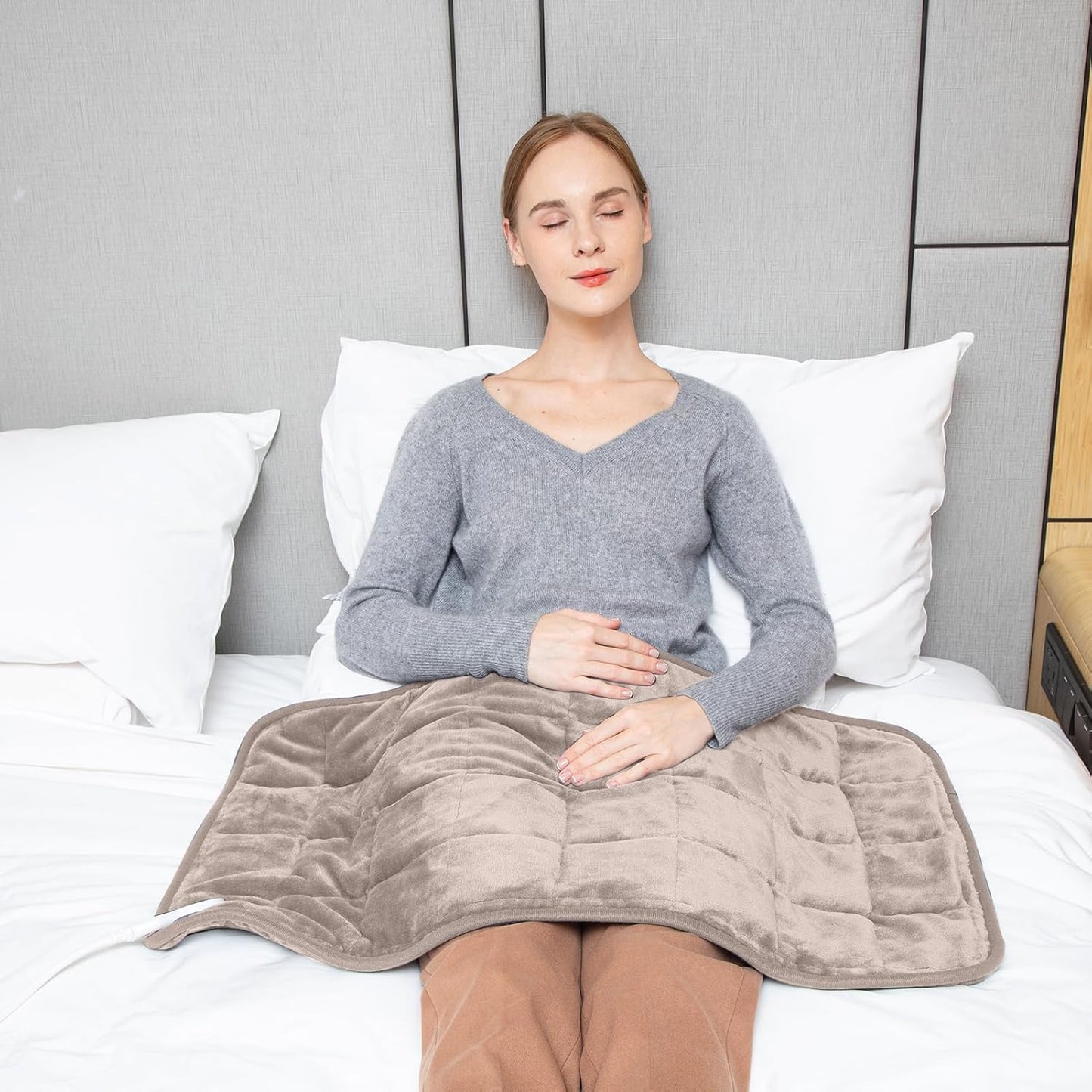 Ambershine 17''x33'' Weighted Heating Pad, 5.2lbs with 12 Temperature Settings & 4 Auto-Off Timers, Pain Relief for Back/Neck/Shoulders/Abdomen/Legs, Christmas Gifts for Mom Dad Women Men(Light Tan)