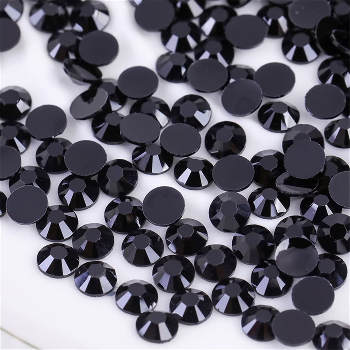 500 Pieces SS30 6mm Flatback Rhinestones Clear Glass Round Gems Crystals for Nail Art DIY Crafts Clothes Shoes Bags （Black）