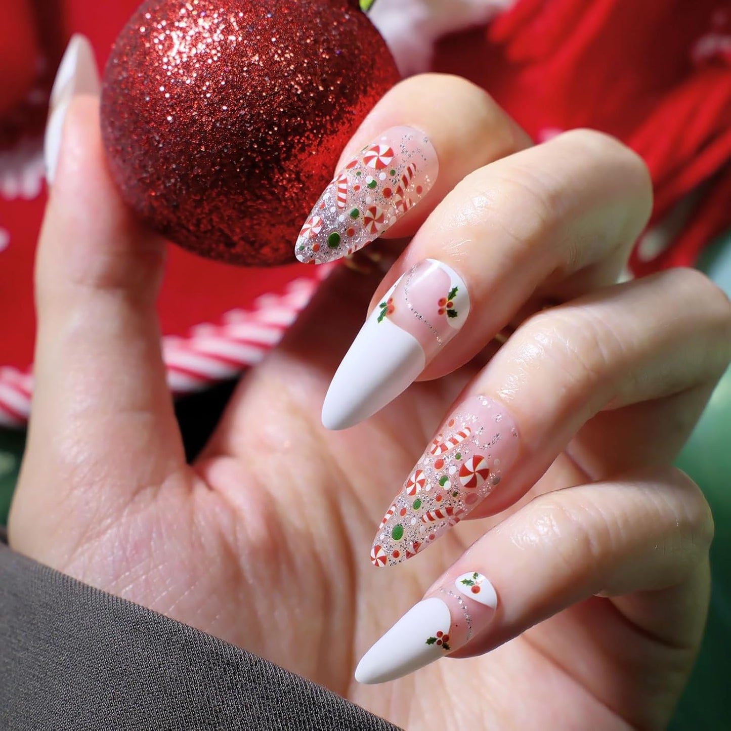 Nail Polish Strips, 32PCS Salon Quality Wraps, Long Lasting Gel Nail Stickers for Women Easy Apply& Remove (Merry Christmas)