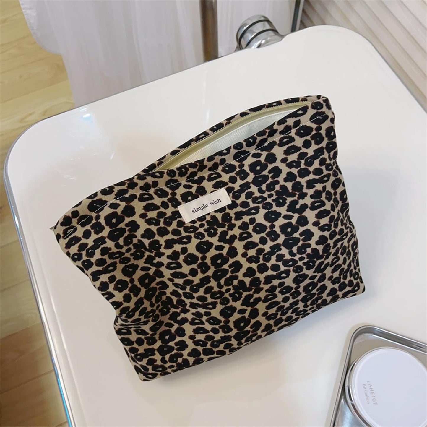 Wudygirl Leopard Makeup Bag Cosmetic Bag for Women Large Capacity Toiletry Bag Makeup Pouch Canvas Aesthetic Travel Makeup Bag Zipper Pouch (Leopard Print)