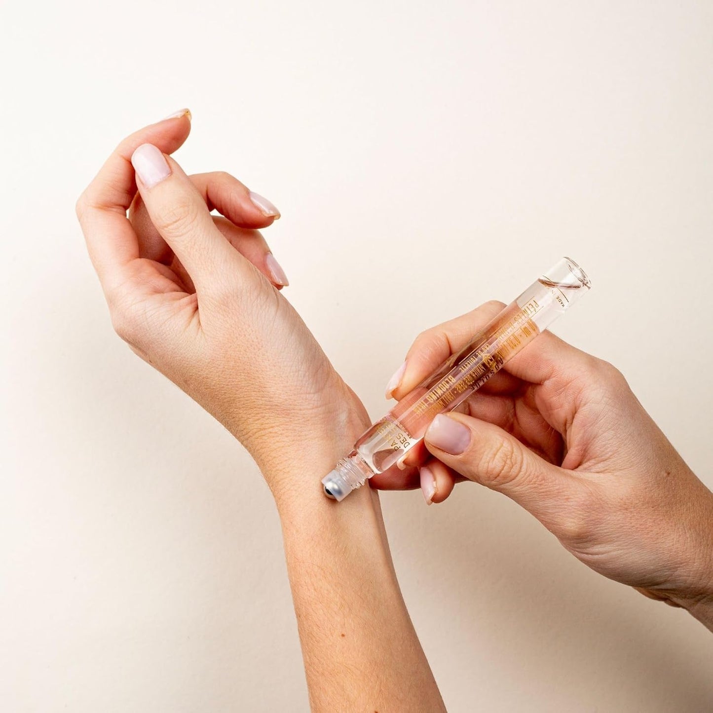 Panier des Sens - Jasmine Roll-on Eau de Toilette 0.3 Floz – Floral & Intense Fragrance - Mini Perfume for Women - Parfum Crafted in Grasse, France - Daily Use - Light Travel Perfume