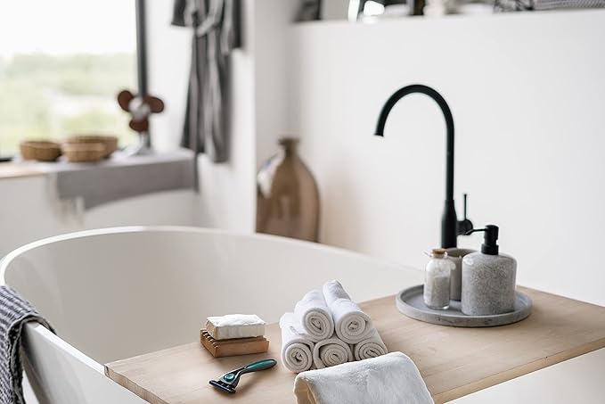 Preserve Shave 5 Five Blade Refillable Razor, Made from Recycled Materials, Coral Pink