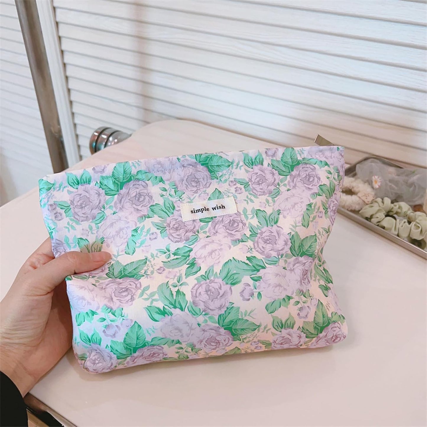 Wudygirl Makeup Bag Floral Cosmetic Bag Toiletry Bag for Women Large Capacity Makeup Pouch Canvas Pencil Pouch Cute Make up Organizer with Zipper (Light Purple Rose)