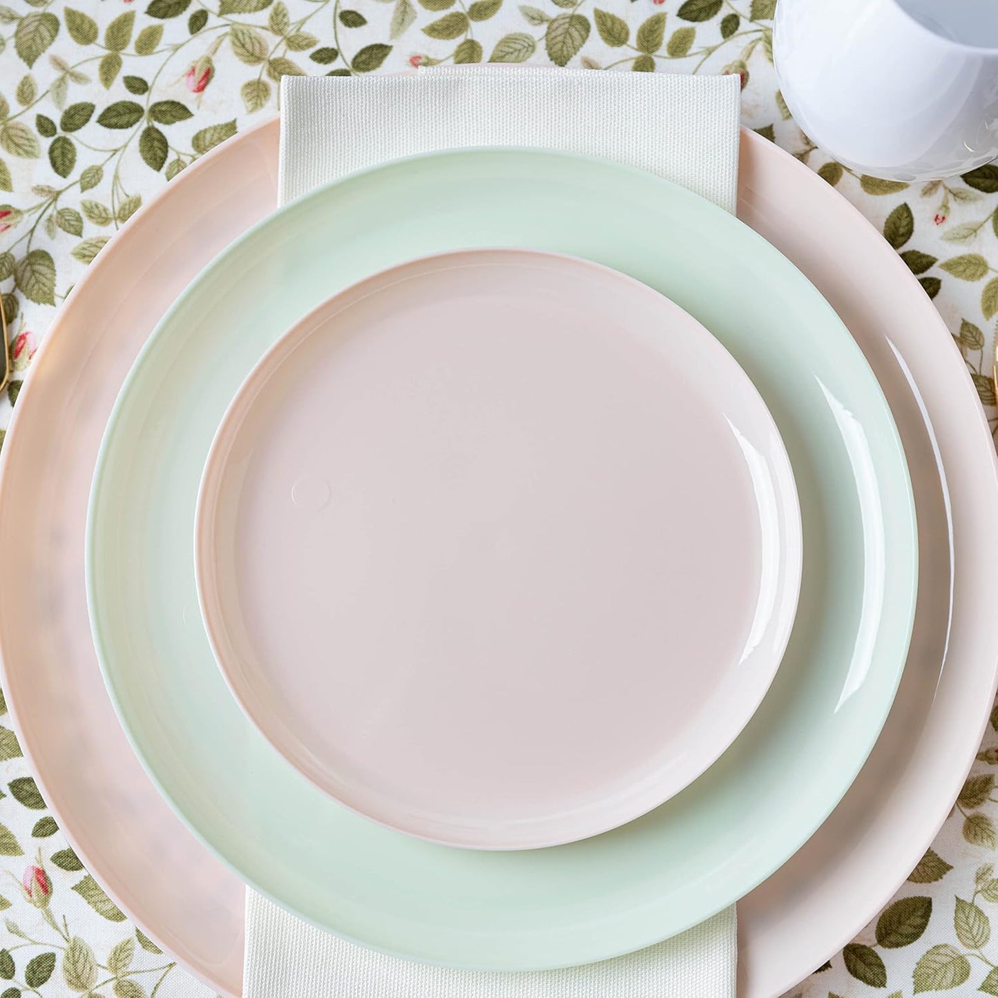 PLASTICPRO [30 Pack 8.6''] Mint Green Plastic Party Plates Edge Collection Premium heavyweight Elegant Disposable Tableware Dishes
