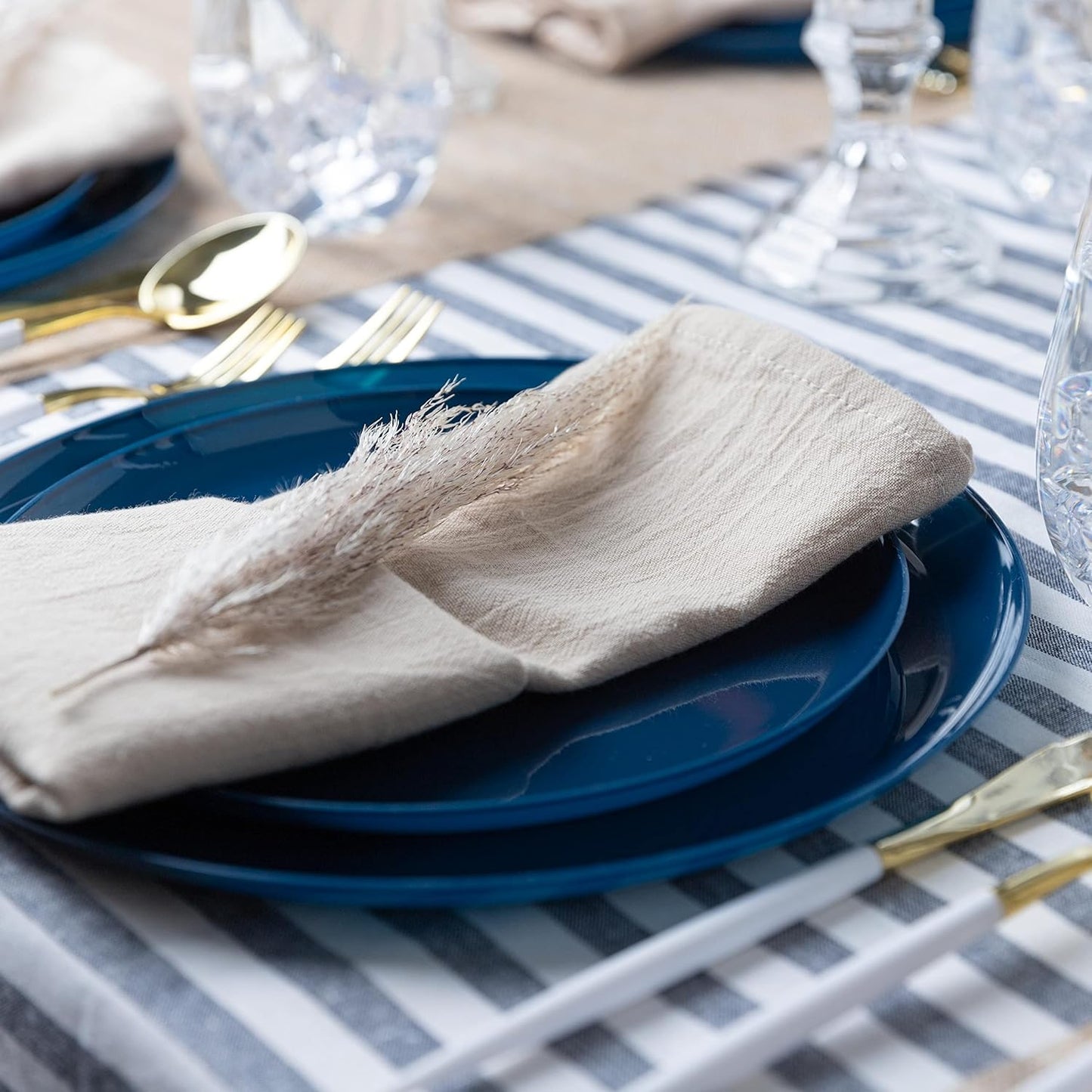 PLASTICPRO [30 Pack 8.6''] Dark Blue Plastic Party Plates Edge Collection Premium heavyweight Elegant Disposable Tableware Dishes