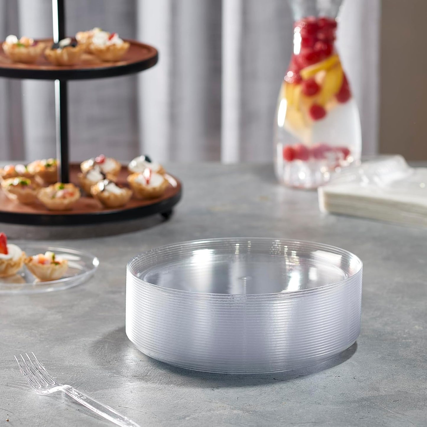 PLASTICPRO Plastic Party Plates Edge Collection Premium heavyweight Elegant Disposable Tableware Dishes (Clear, 8.6'' INCH PLATES)