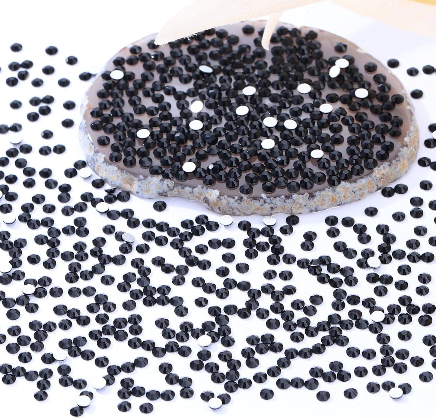 Black Flatback Rhinestones, Glass Rhinestones for Nail Art and Craft, Glue Fix, Loose Crystal Gemstones(Black, SS4, 2880pcs, 1.5-1.7mm)