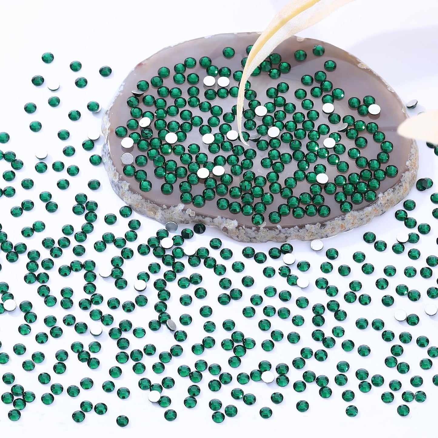 Green Flatback Rhinestones, Glass Rhinestones for Nail Art and Craft, Glue Fix, Loose Crystal Gemstones(Green, SS4, 2880pcs, 1.5-1.7mm)